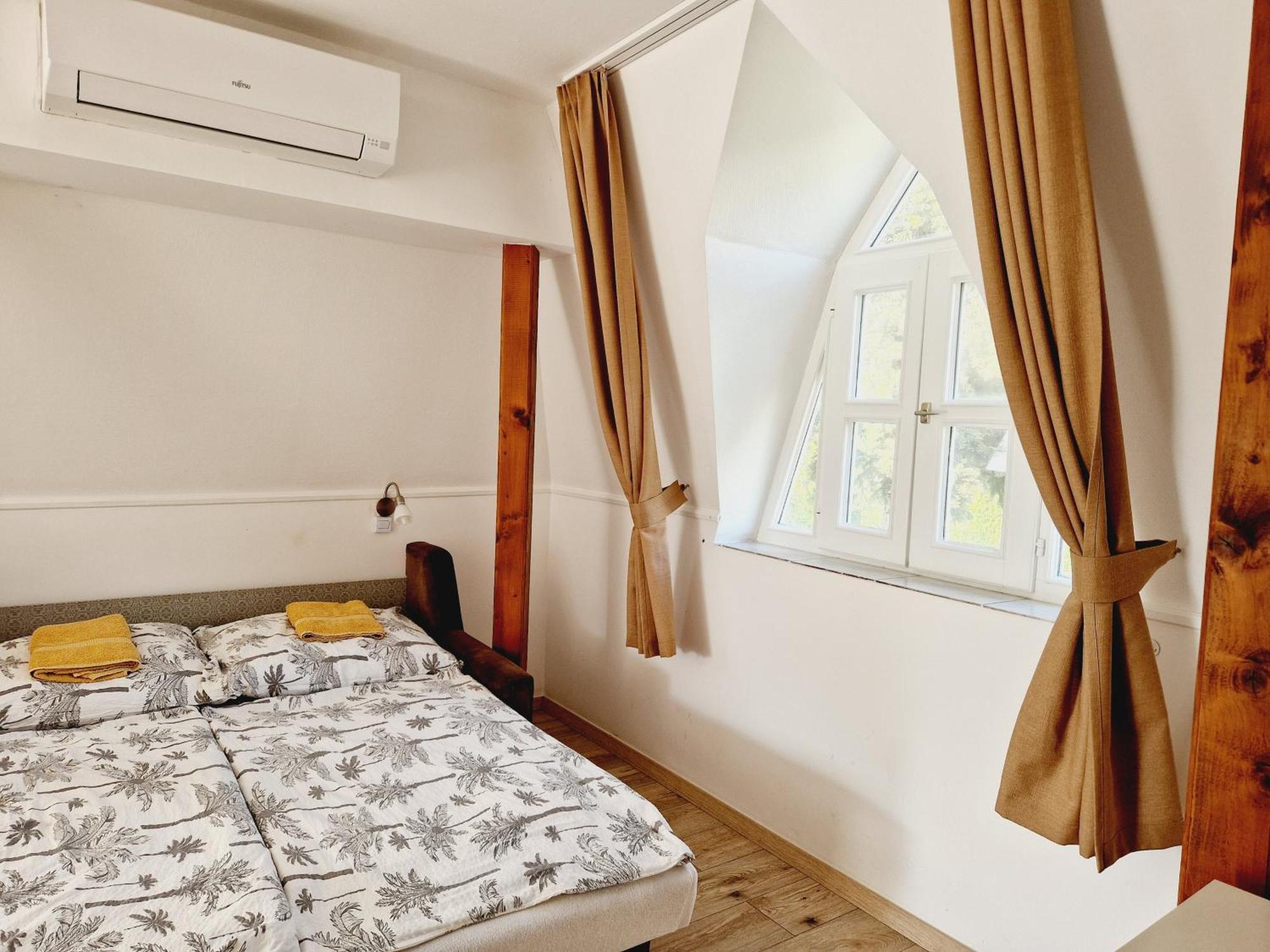 Balaton Apartman Fuered Balatonfured Exterior photo