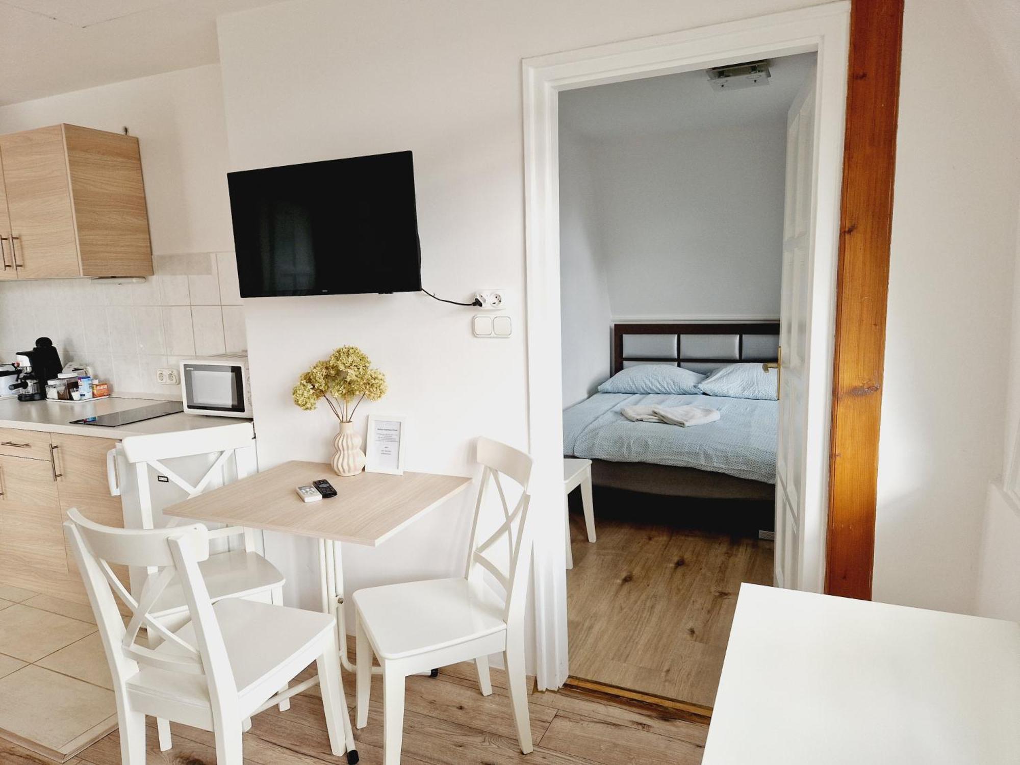 Balaton Apartman Fuered Balatonfured Exterior photo