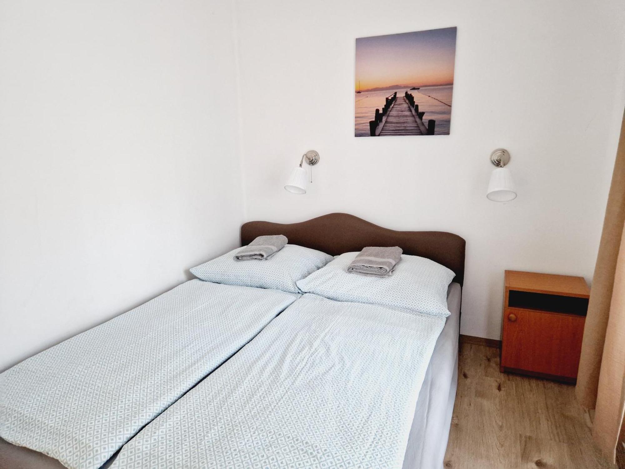 Balaton Apartman Fuered Balatonfured Exterior photo