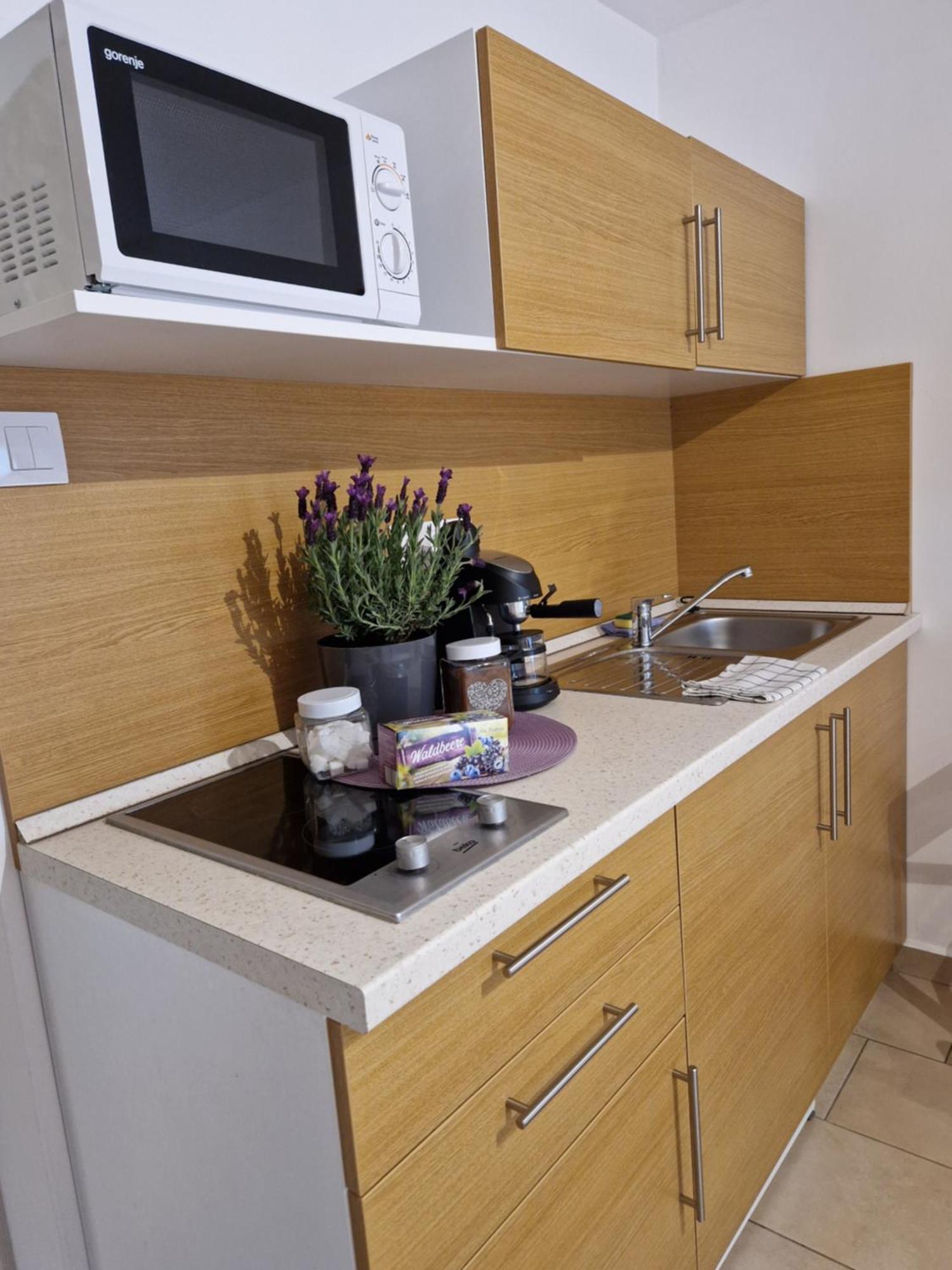 Balaton Apartman Fuered Balatonfured Exterior photo