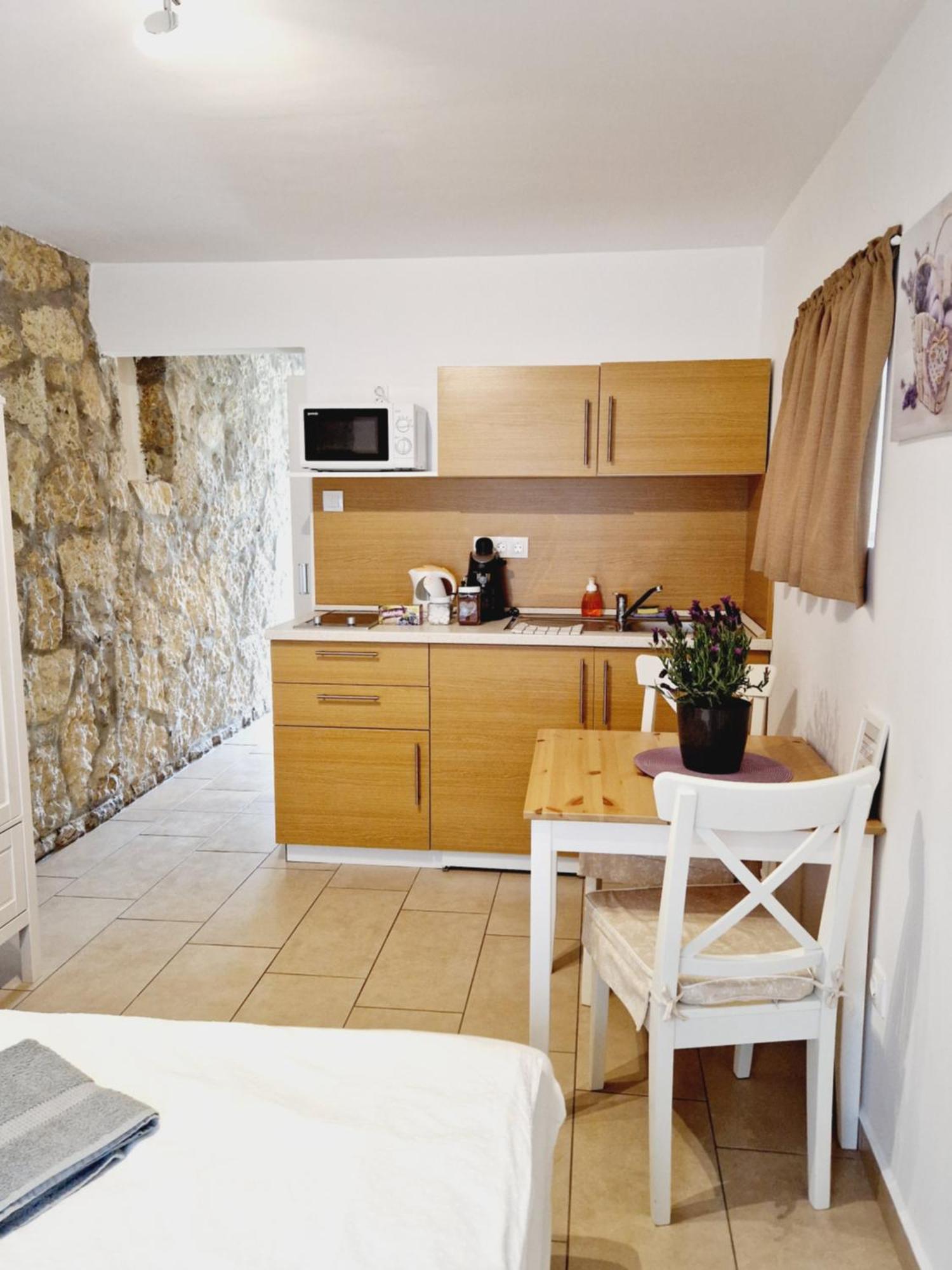 Balaton Apartman Fuered Balatonfured Exterior photo