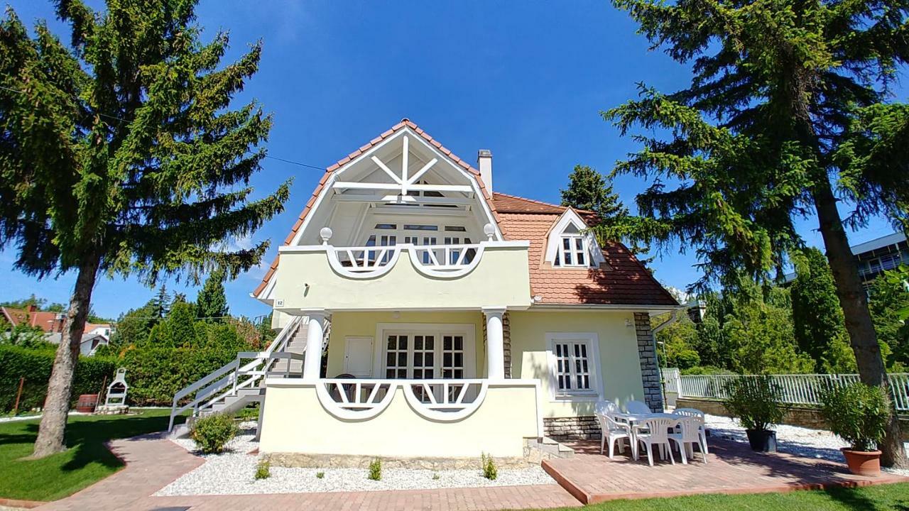 Balaton Apartman Fuered Balatonfured Exterior photo